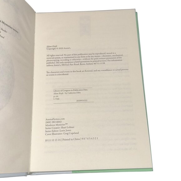 SILENT KNIFE by CATHERINE DILTS - ANNIES MISTLETOE MYSTERIES - Picture 4 of 5